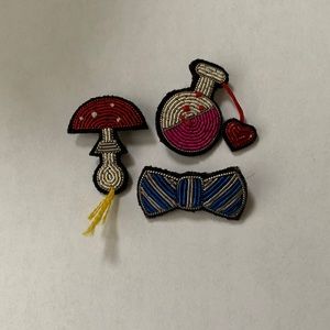 Macon & Lesquoy Pins